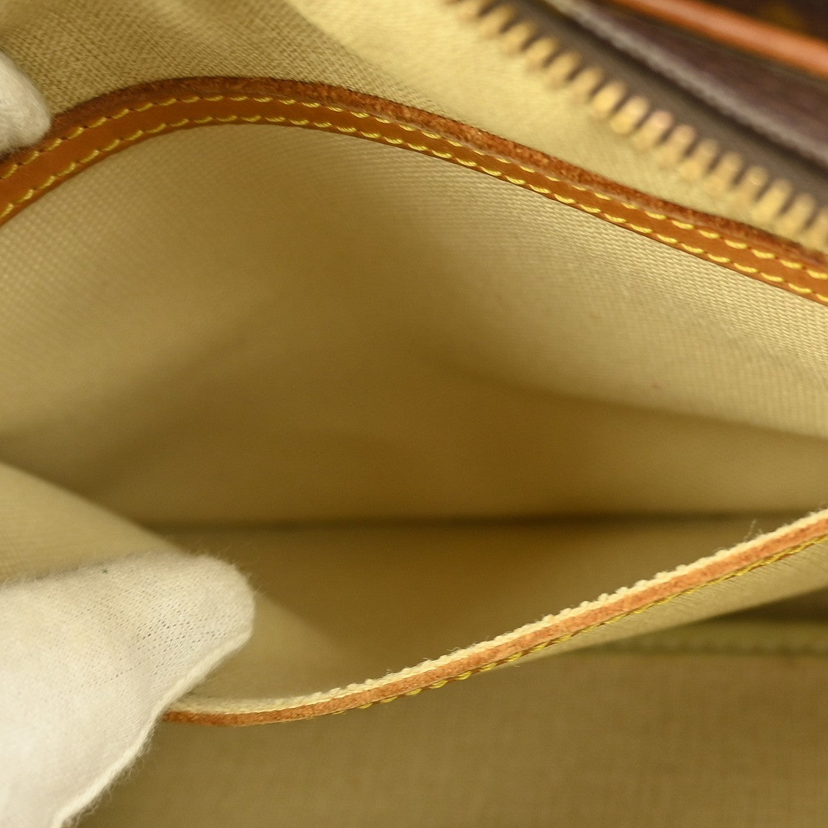 Louis Vuitton Reporter Bag Monogram Canvas