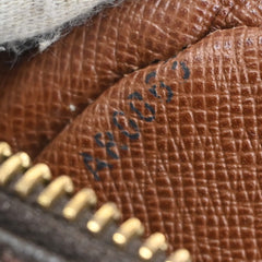 Louis Vuitton Nil Messenger Bag Monogram Canvas