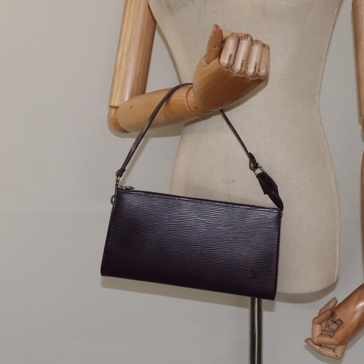 Louis Vuitton Pochette Accessoires Epi Leather