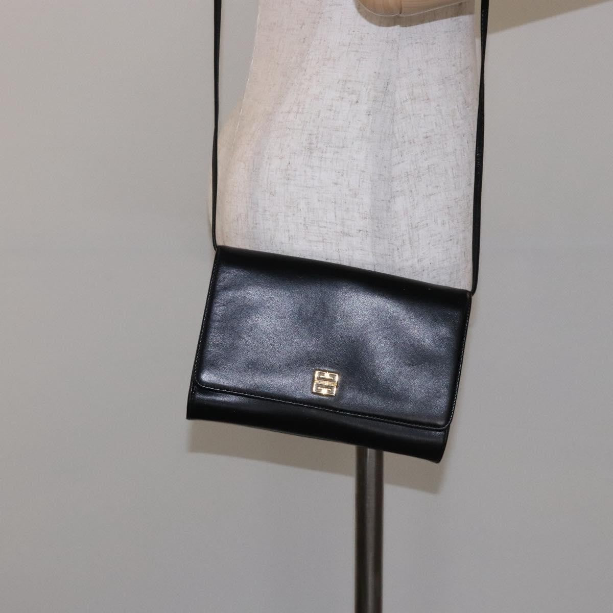 Givenchy Vintage 4G shoulder bag Leather