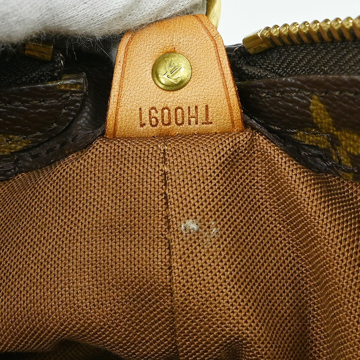 Louis Vuitton Cabas Mezzo Monogram Canvas