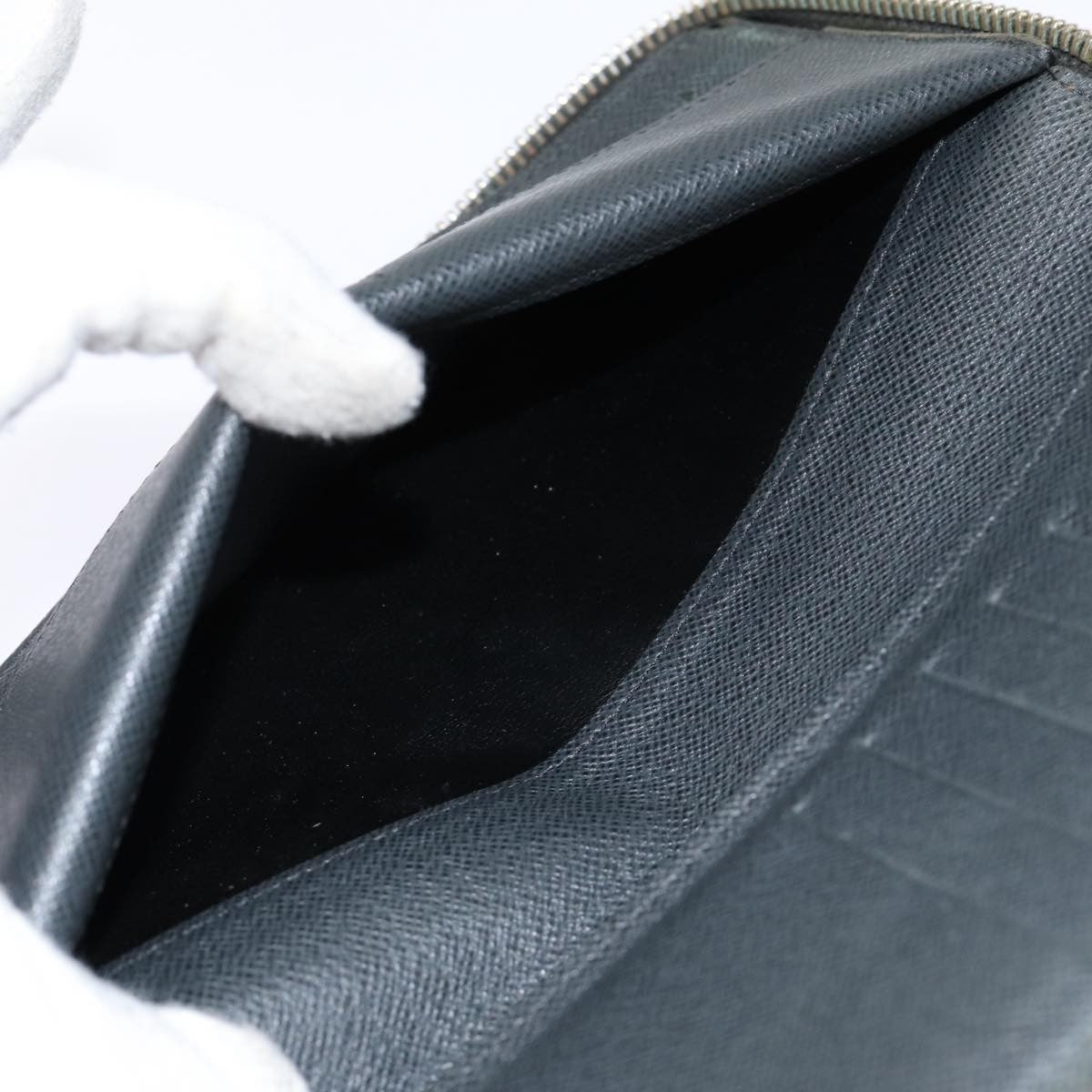 Louis Vuitton Zippy wallet vertical Taïga