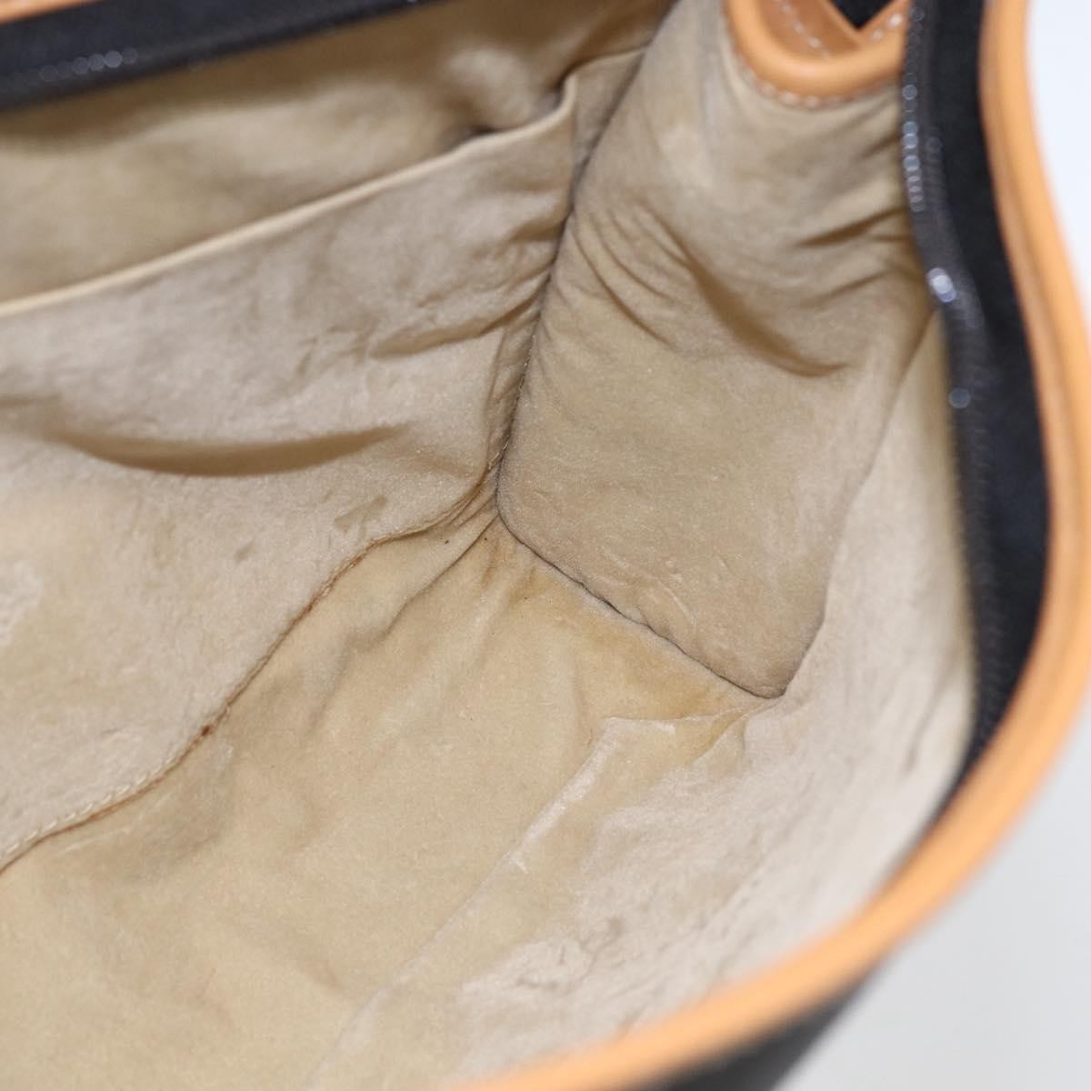 Gucci Zipped Pouch Leather