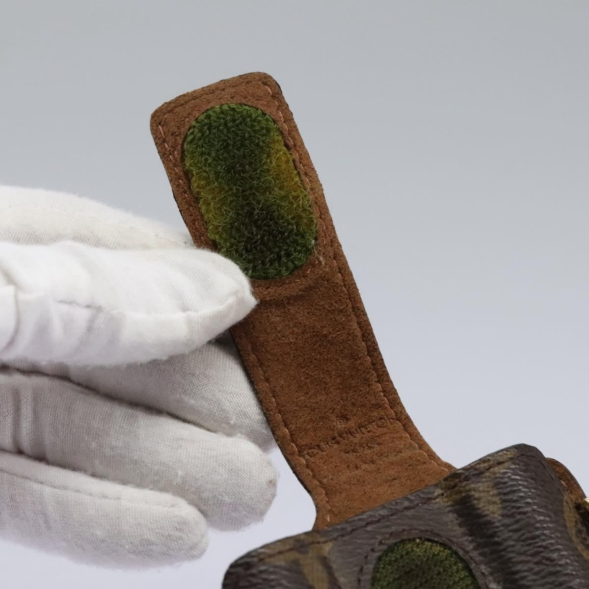 Louis Vuitton Étui Téléphone Monogram Canvas