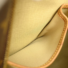 Louis Vuitton Deauville Handbag Monogram Canvas