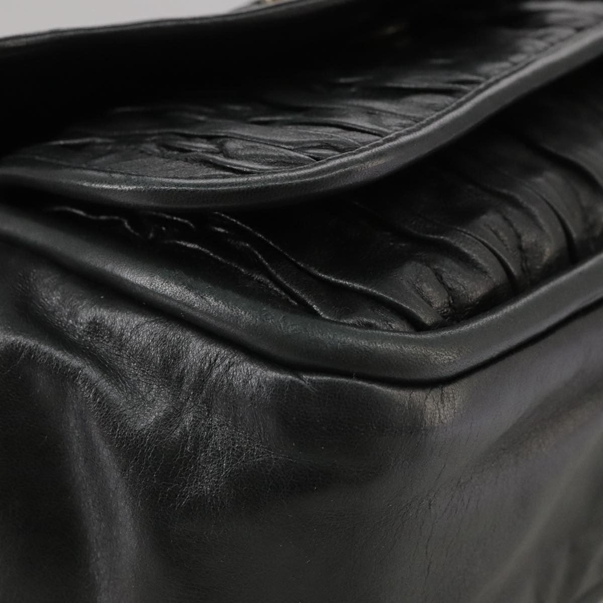 Bally Vintage Shoulder Bag Leather