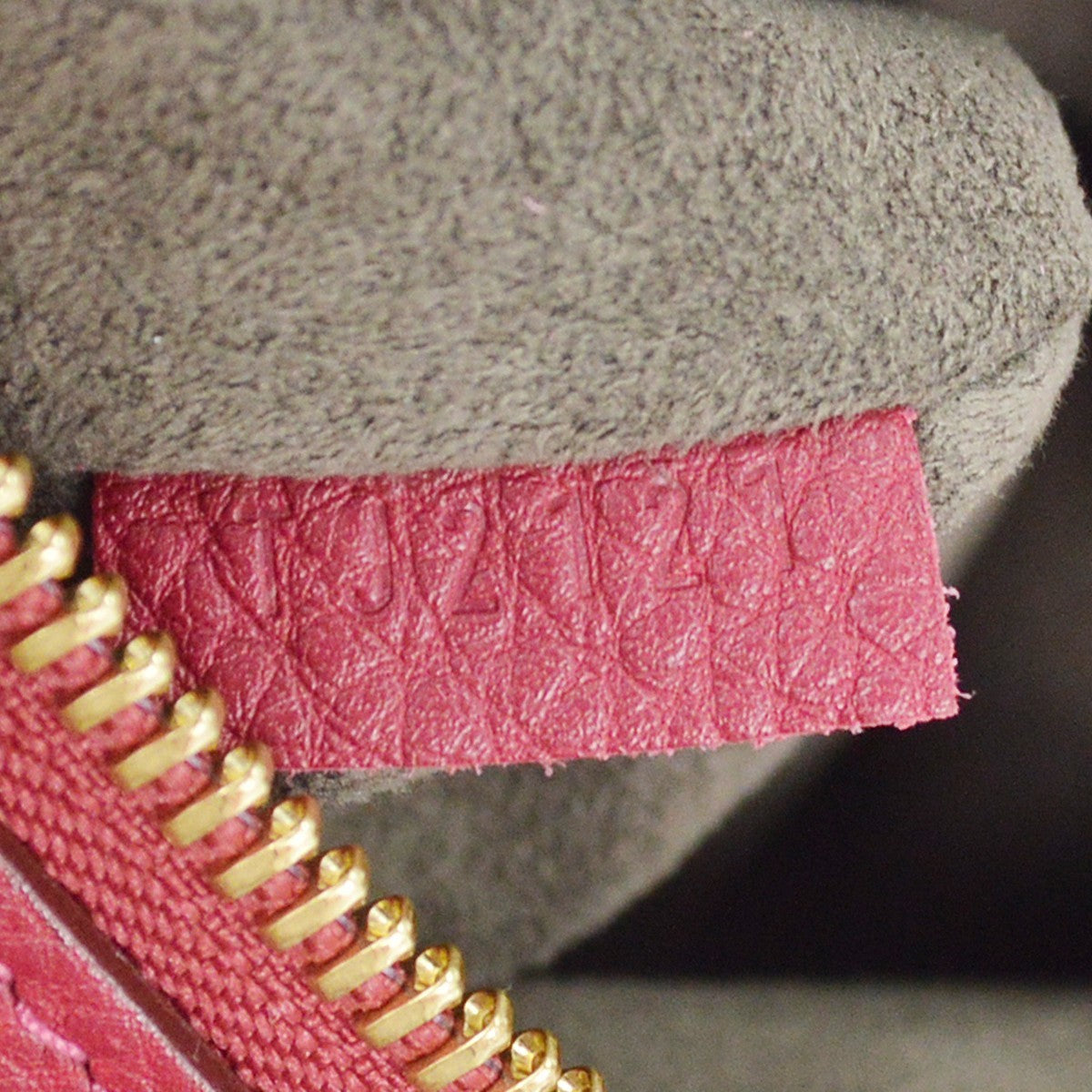 Louis Vuitton Cirrus Handbag Mahina Leather