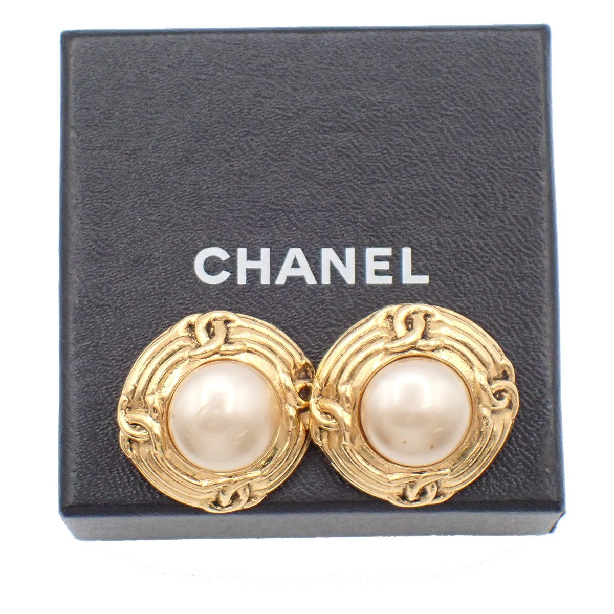Chanel Vintage Round Clip-On Earrings Metal with Faux Pearl