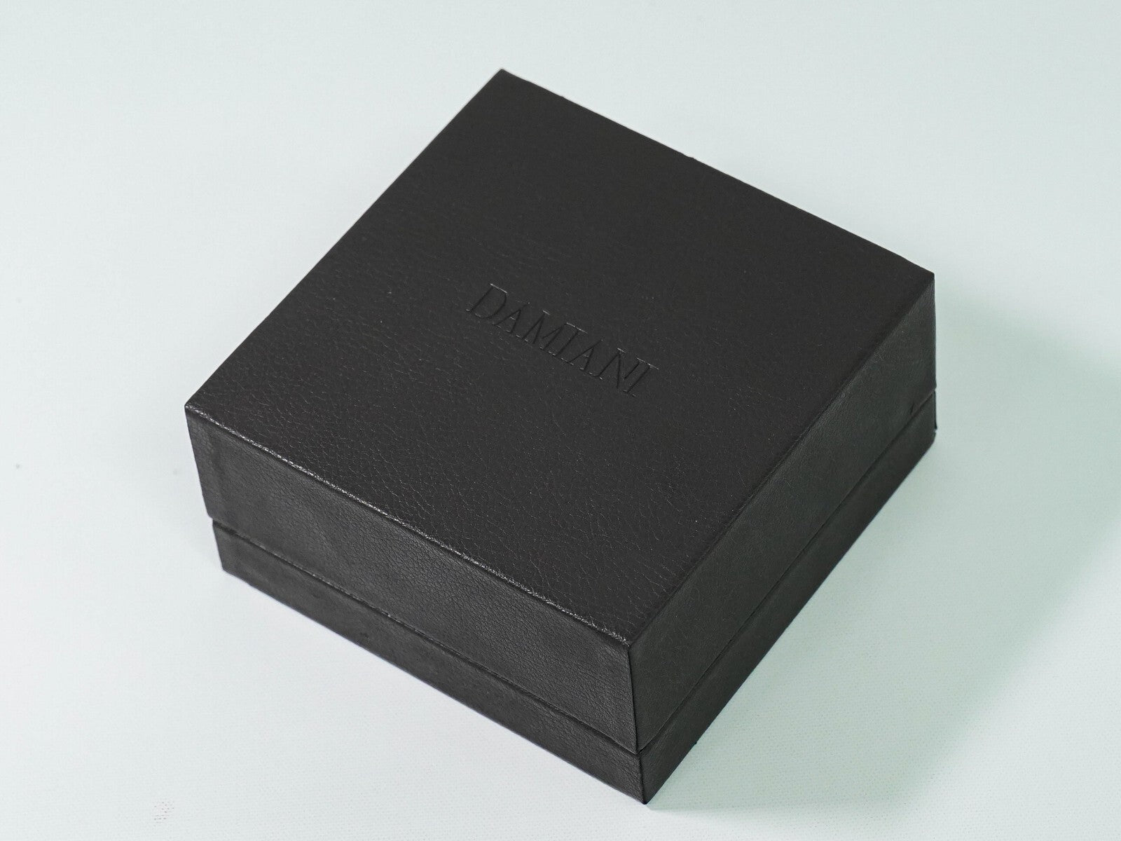 Damiani Belle Epoque Pendant Necklace 18K Yellow Gold and Diamonds