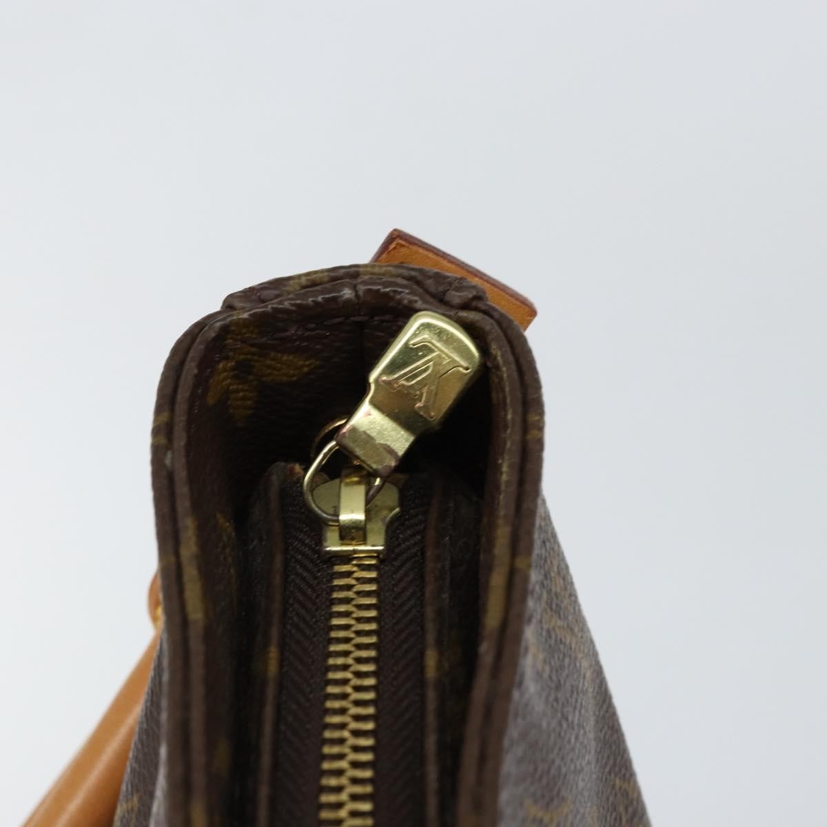 Louis Vuitton Looping Handbag Monogram Canvas