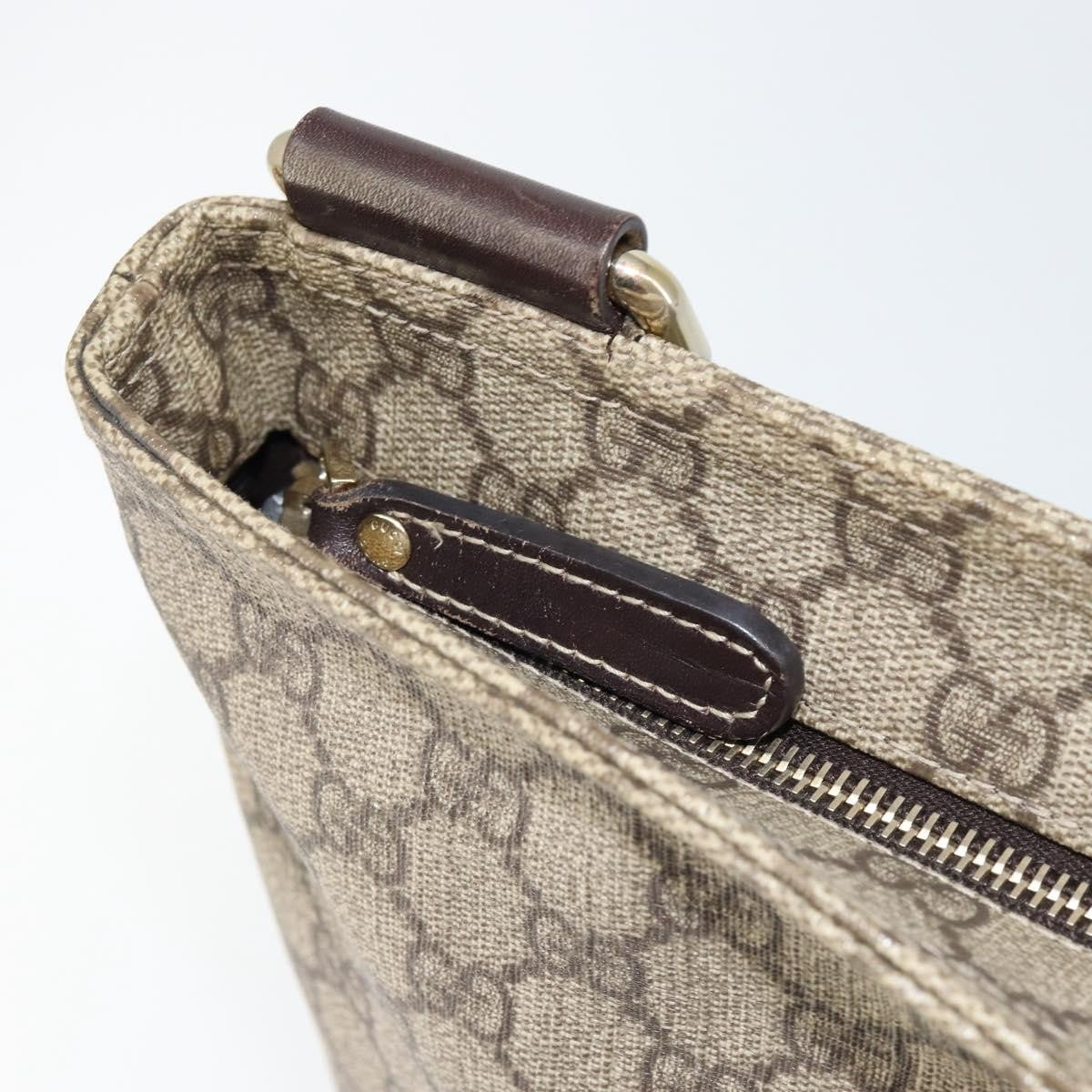 Gucci Flat Messenger Bag GG Canvas