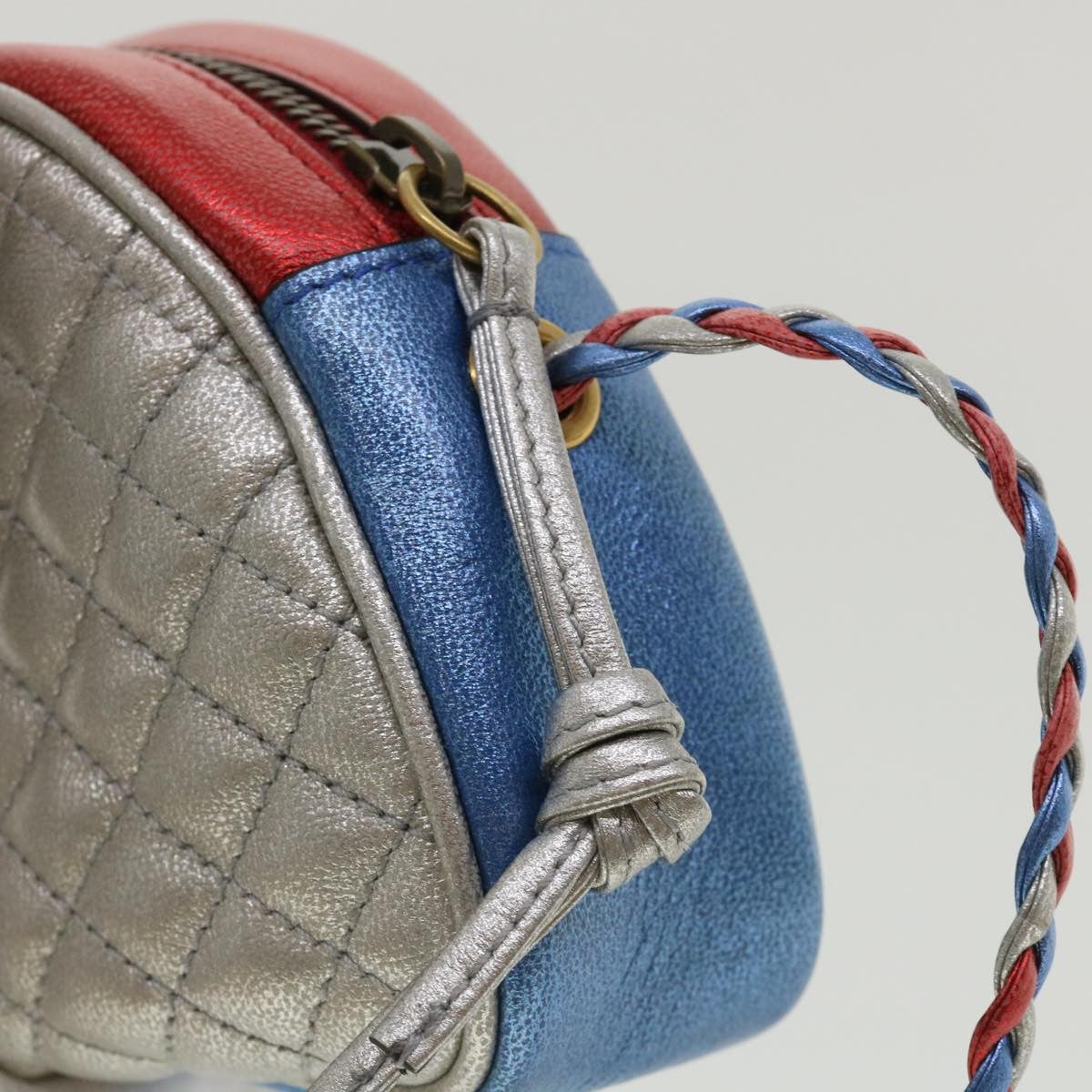 Gucci Trapuntata Camera Shoulder Bag Quilted Laminated Leather