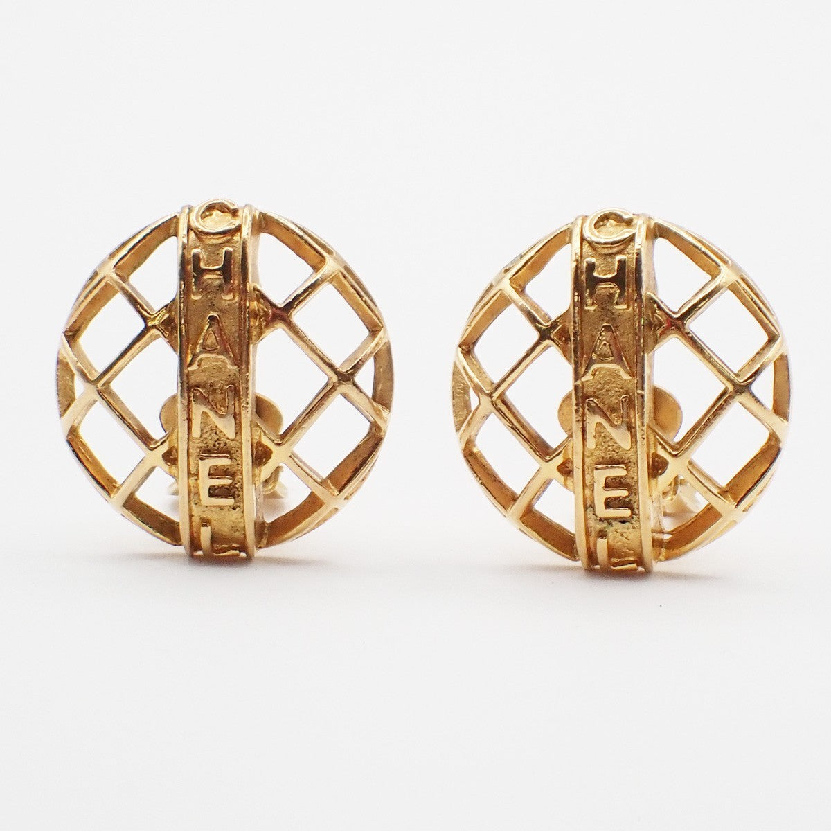 Chanel Vintage CC Round Button Clip-On Earrings Metal