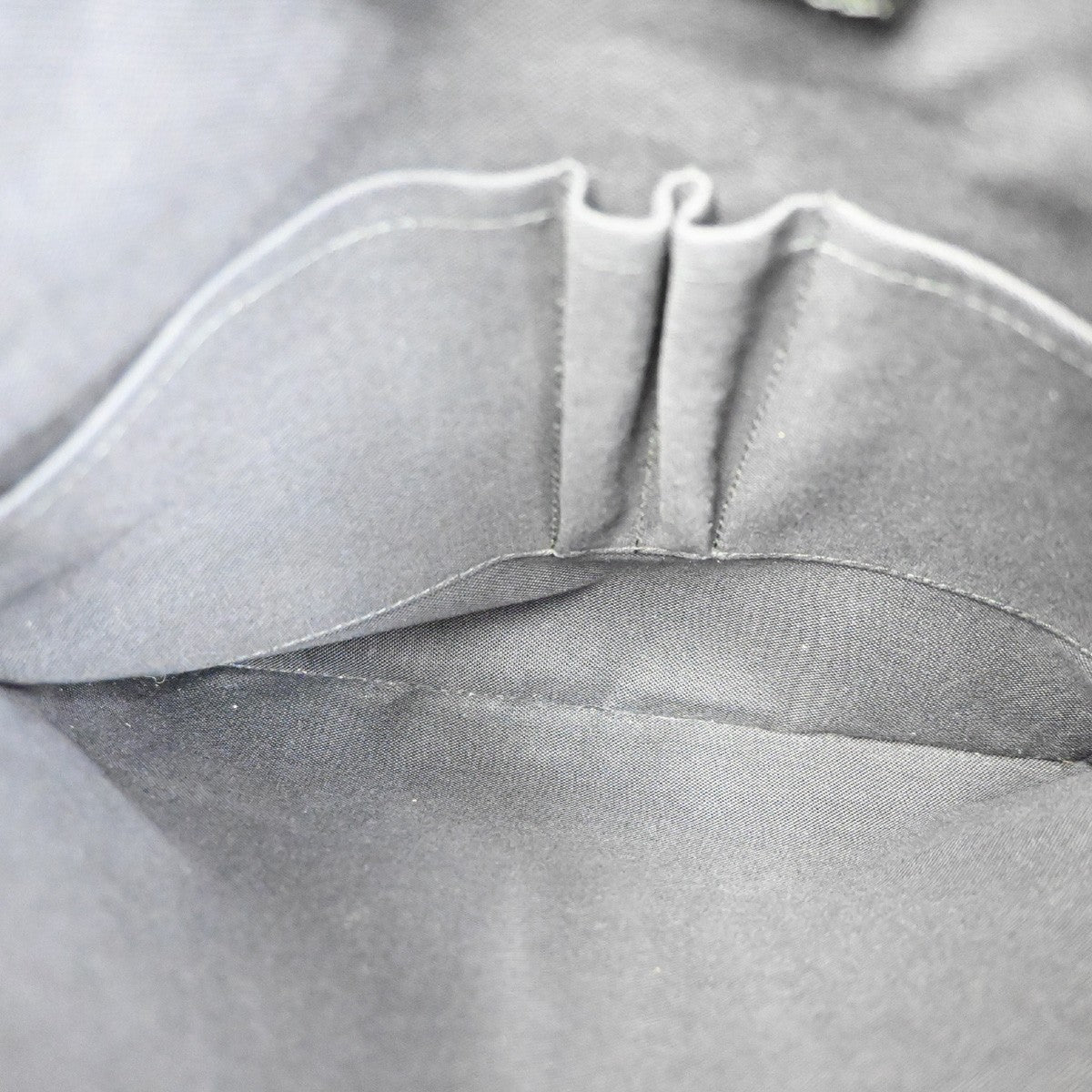 Louis Vuitton Sasha Handbag Taiga Leather