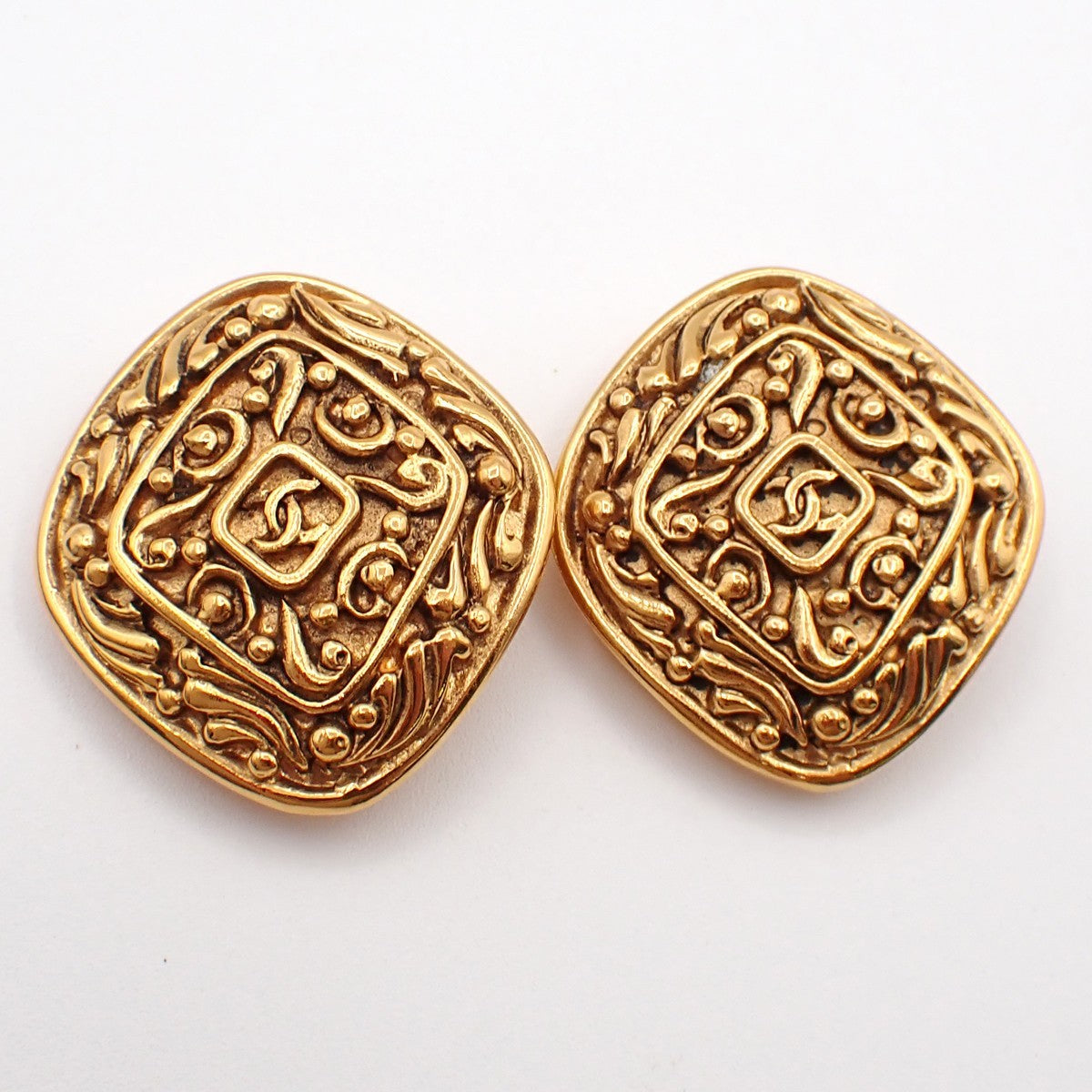 Chanel Vintage CC Diamond Shape Clips-On Earrings Gold-Plated