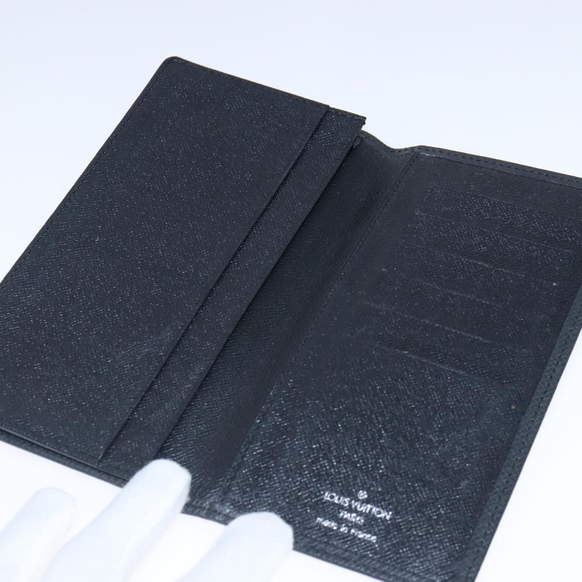 Louis Vuitton Porte Cartes Wallet Taiga Leather