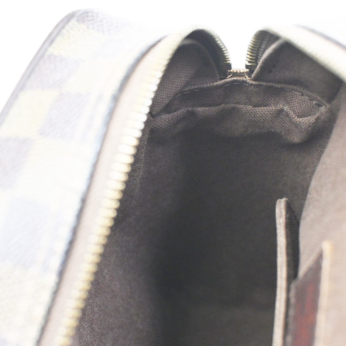 Louis Vuitton Olav Handbag Damier