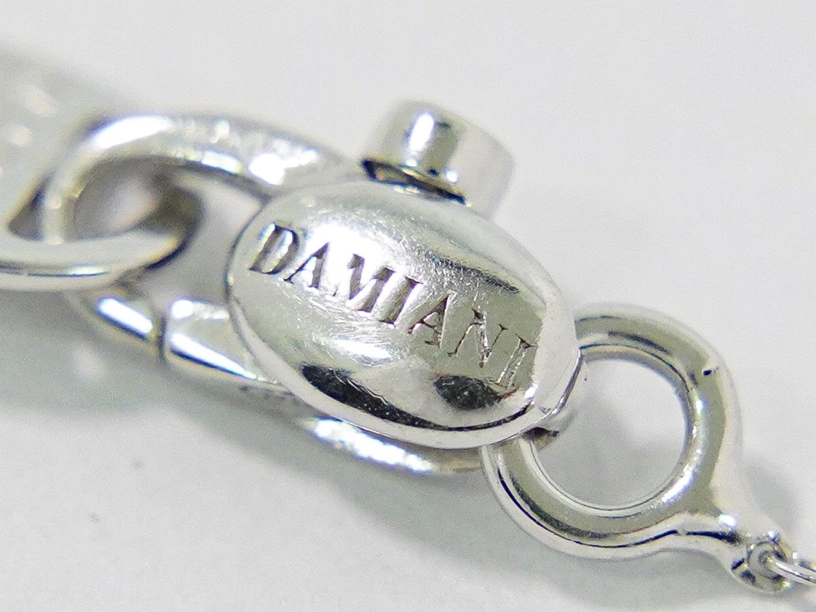 Damiani Belle Epoque Pendant Necklace 18K White Gold and Diamonds