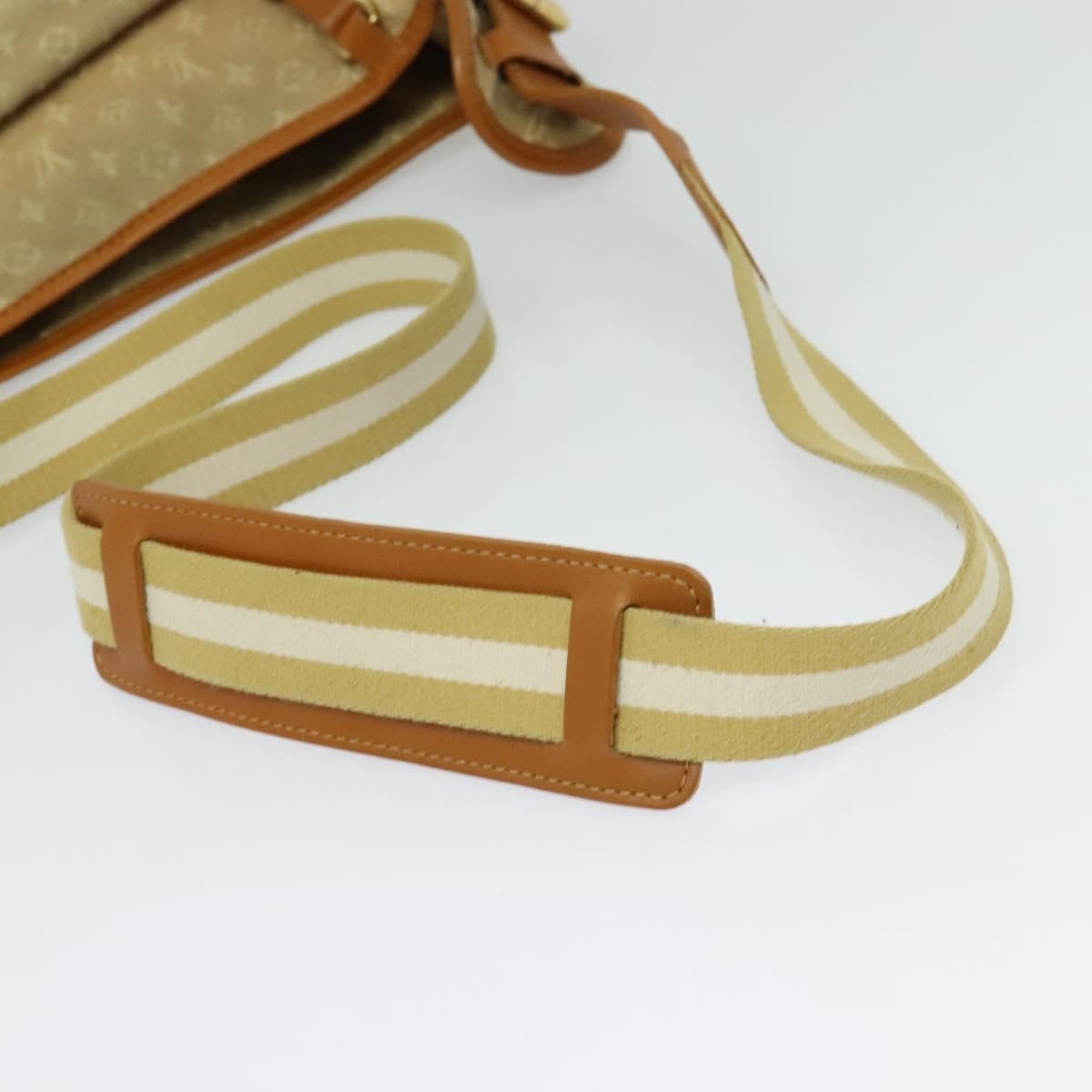 Louis Vuitton Mary Kate Messenger Bag Mini Lin