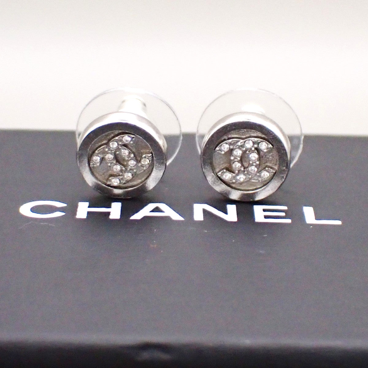 Chanel Vintage Round CC Clip-On Earrings Metal