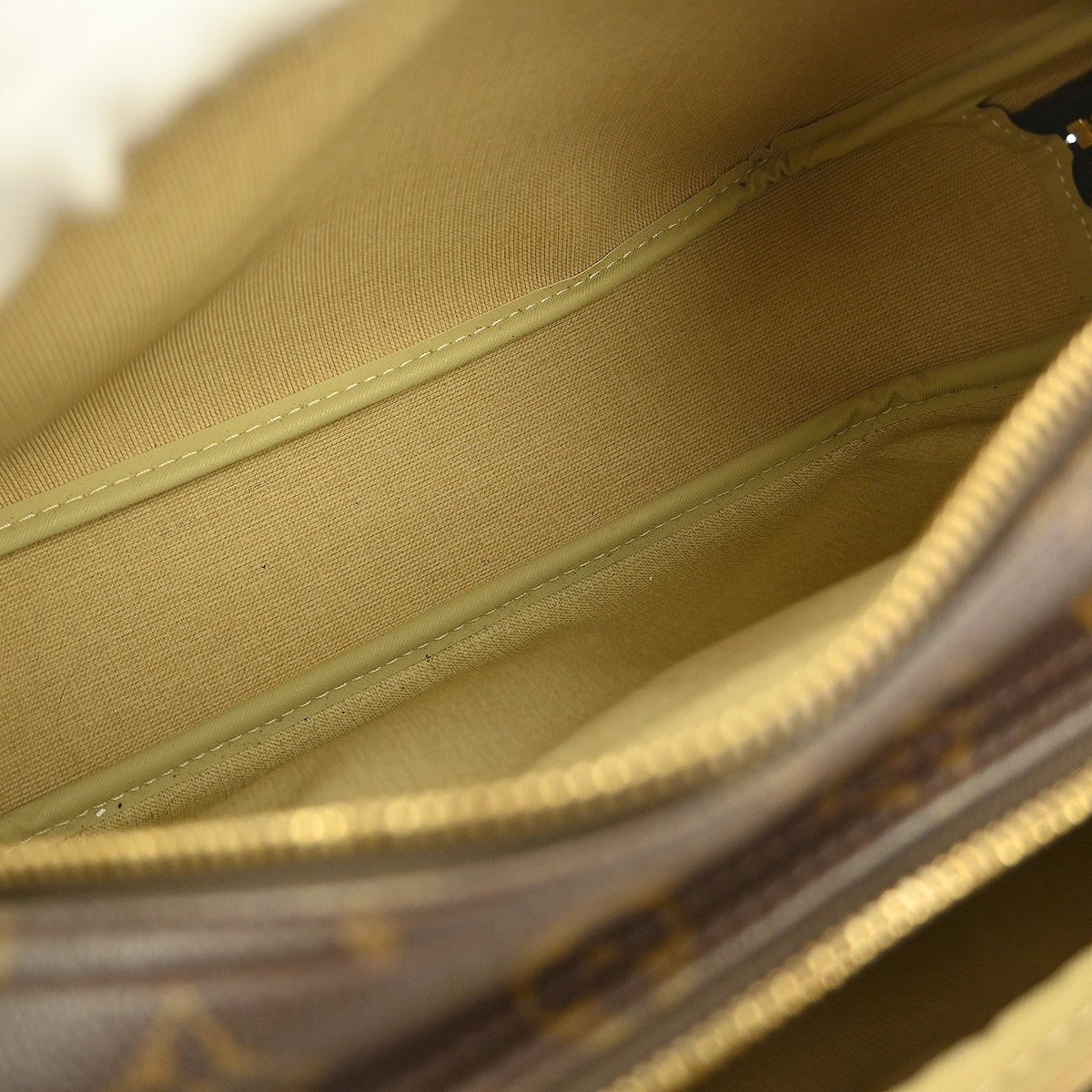 Louis Vuitton Reporter Bag Monogram Canvas