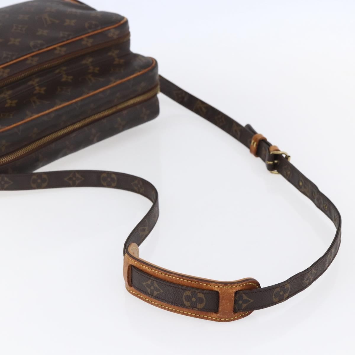 Louis Vuitton Nil Messenger Bag Monogram Canvas