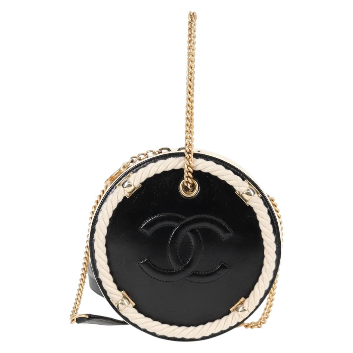 Chanel En Vogue Round Bag Crumpled Calfskin
