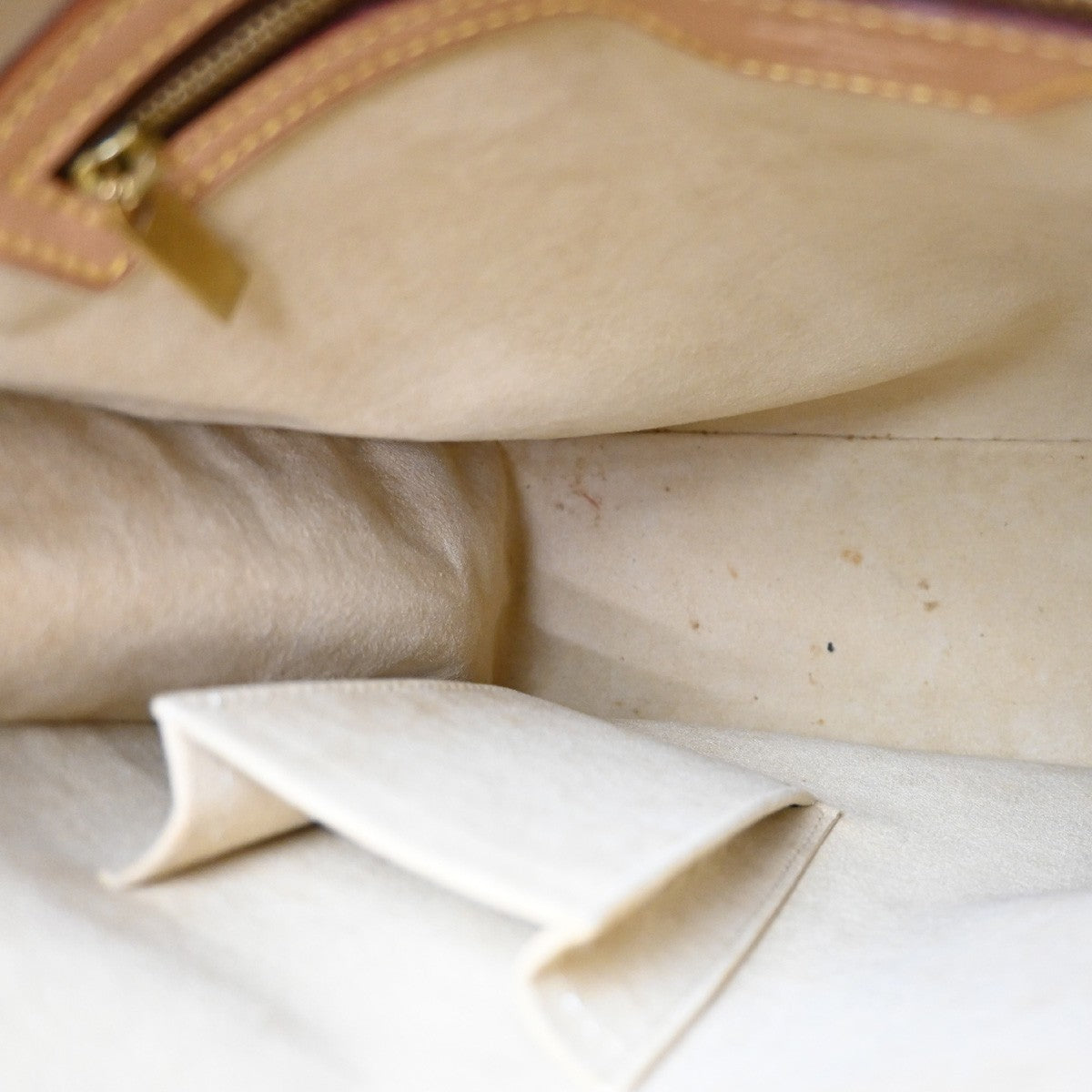 Louis Vuitton Looping Handbag Monogram Canvas