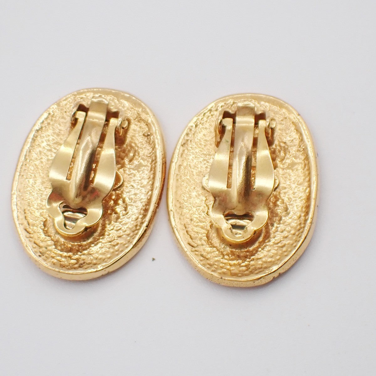Chanel Vintage CC Crown Oval Plate Clip-On Earrings Metal