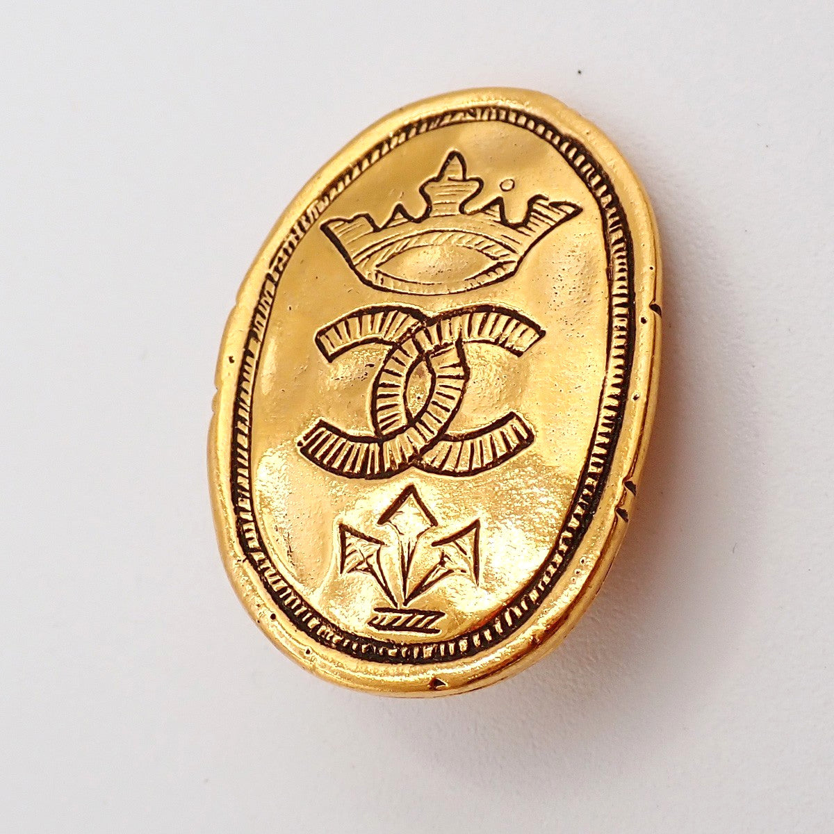 Chanel Vintage CC Crown Oval Plate Clip-On Earrings Metal