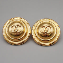 Chanel Vintage CC Round Button Clip-On Earrings Metal