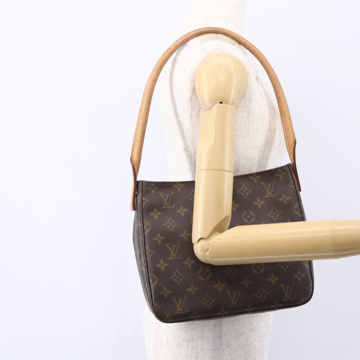 Louis Vuitton Looping Handbag Monogram Canvas