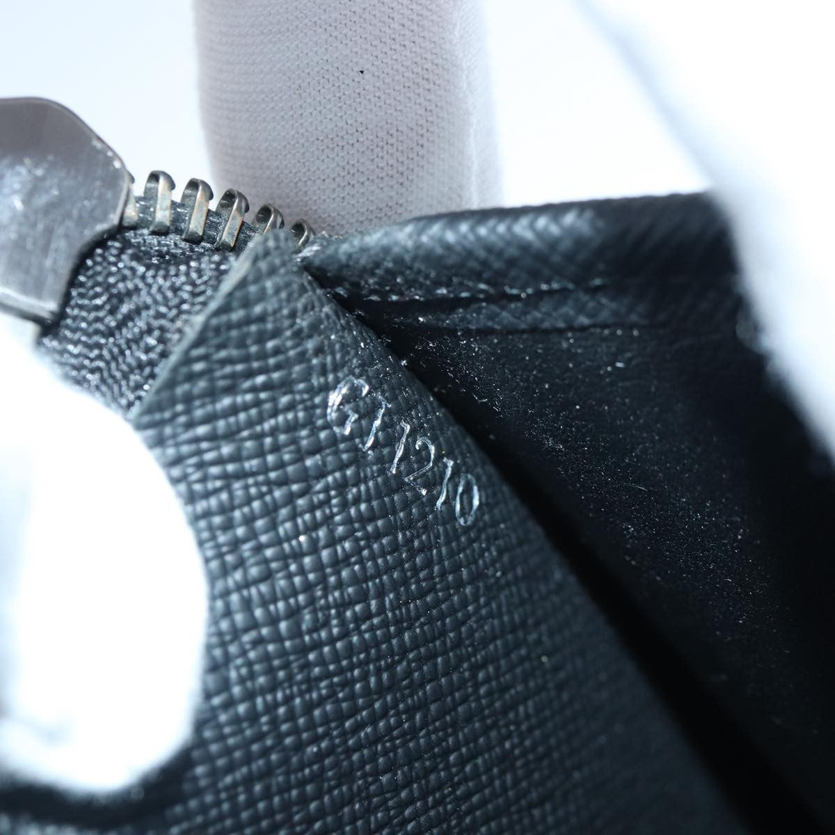 Louis Vuitton Zippy wallet vertical Taurillon Leather