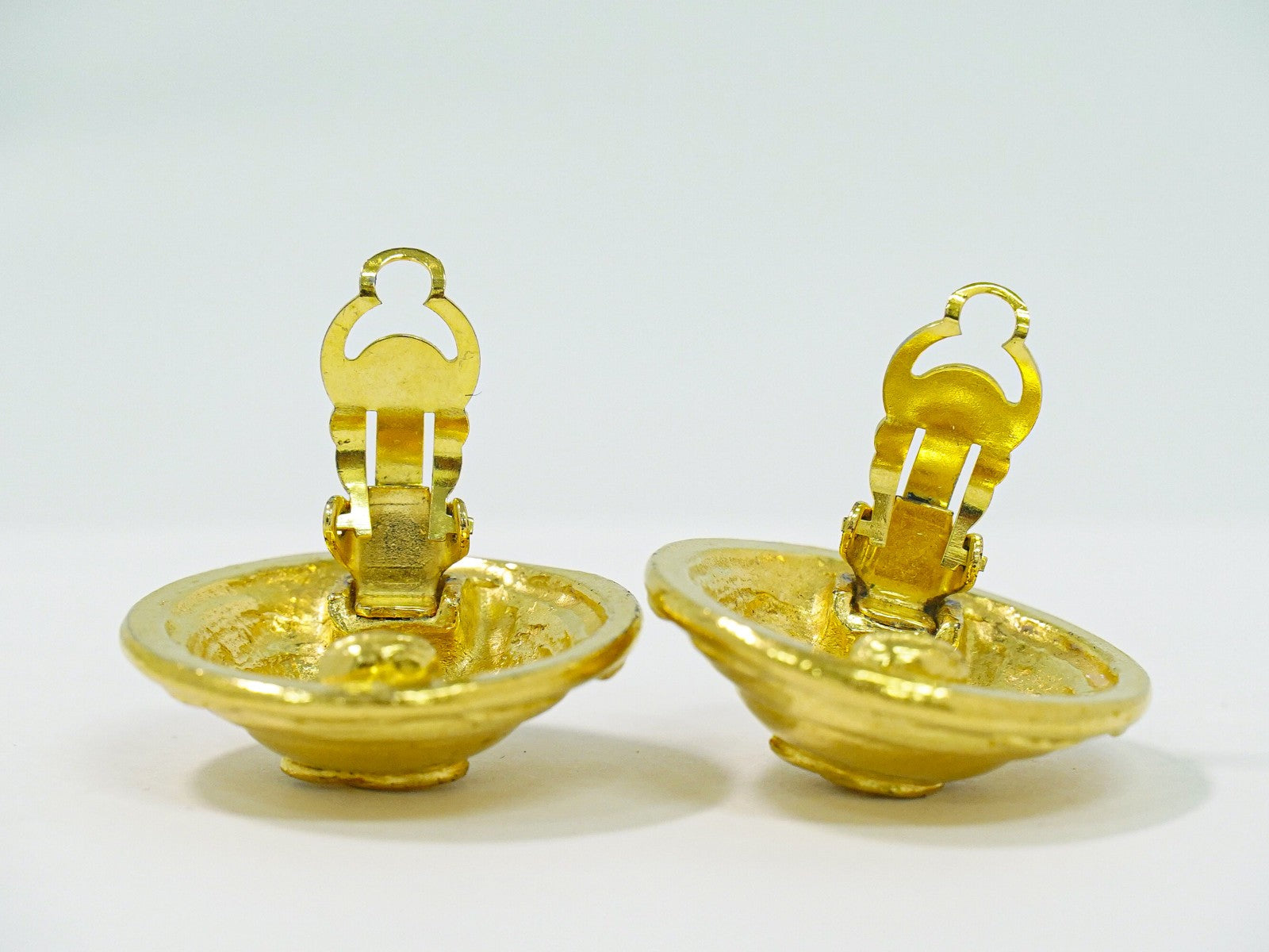 Chanel Vintage Round CC Clip-On Earrings Metal