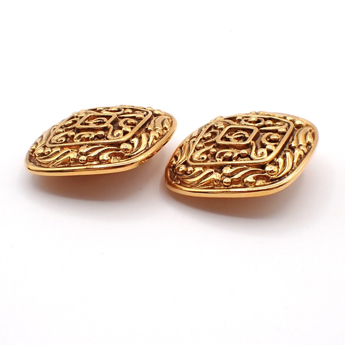 Chanel Vintage CC Diamond Shape Clips-On Earrings Gold-Plated