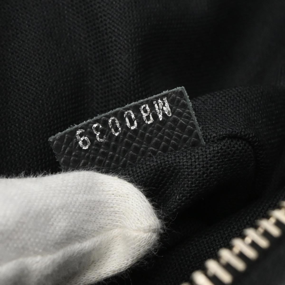 Louis Vuitton Dimitri Messenger Bag Taiga Leather