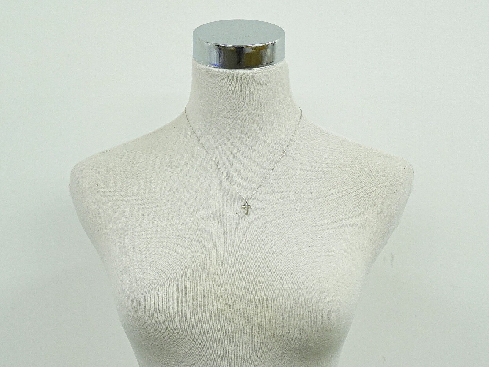 Damiani Belle Epoque Pendant Necklace 18K White Gold and Diamonds