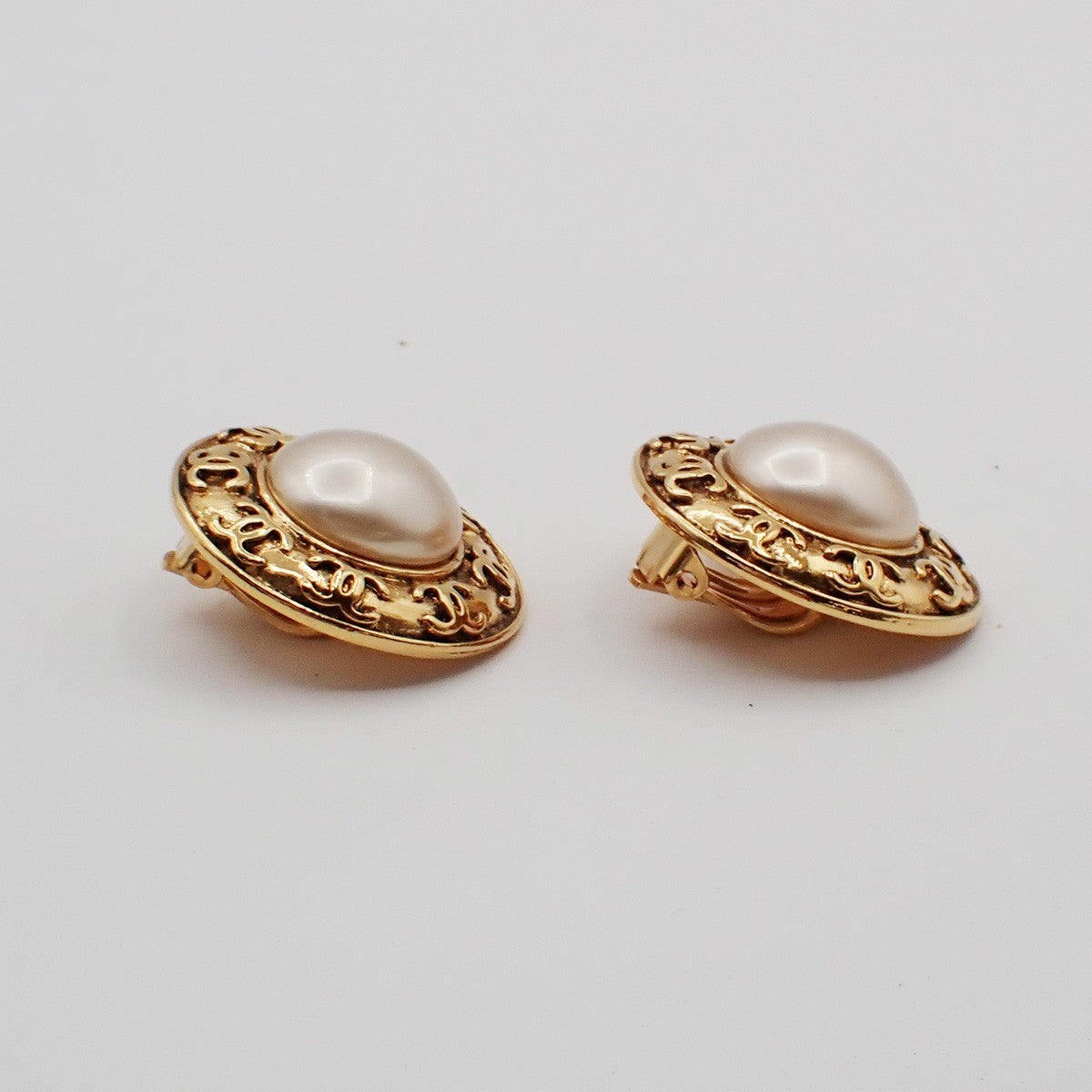 Chanel Vintage Round Clip-On Earrings Metal with Faux Pearl