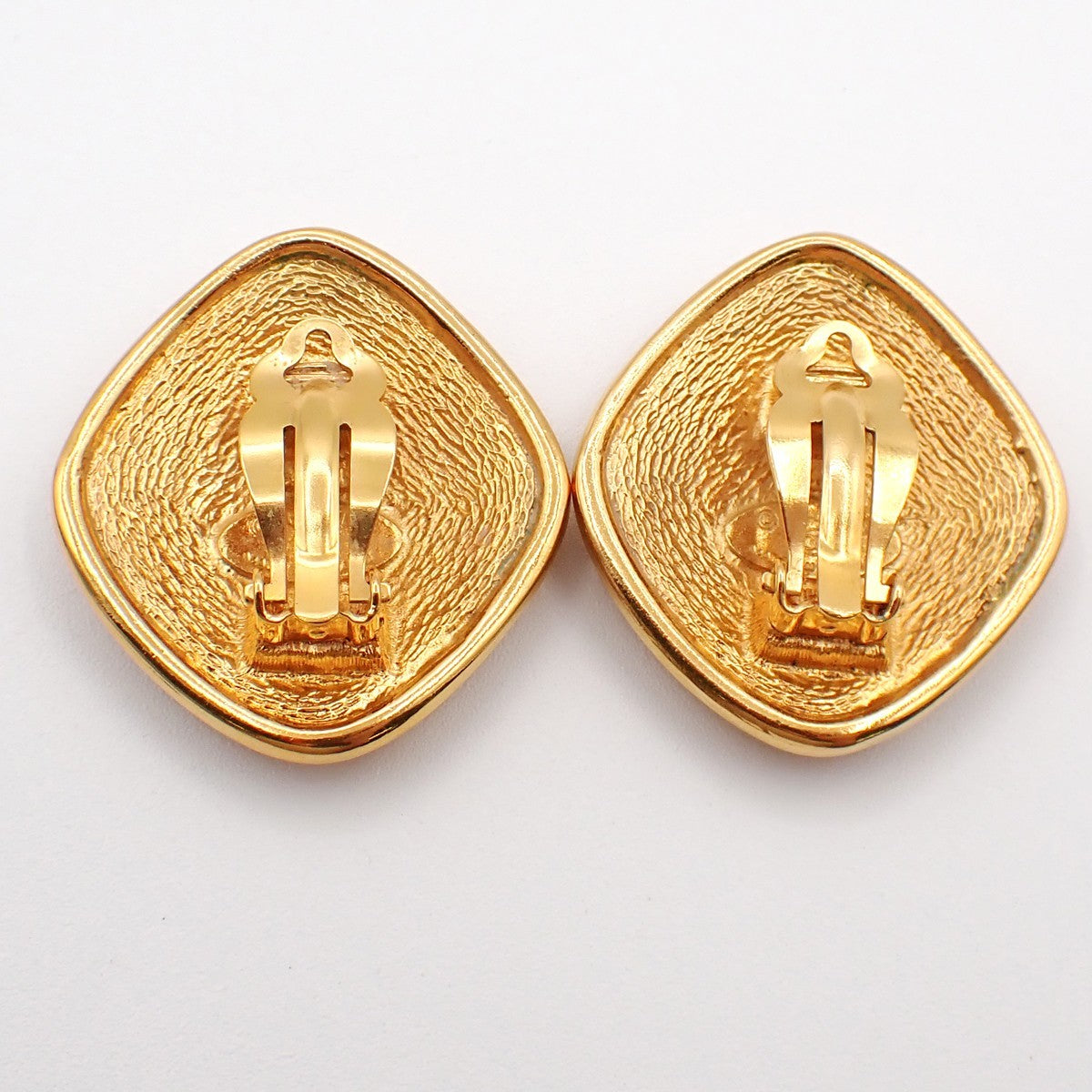 Chanel Vintage CC Diamond Shape Clips-On Earrings Gold-Plated