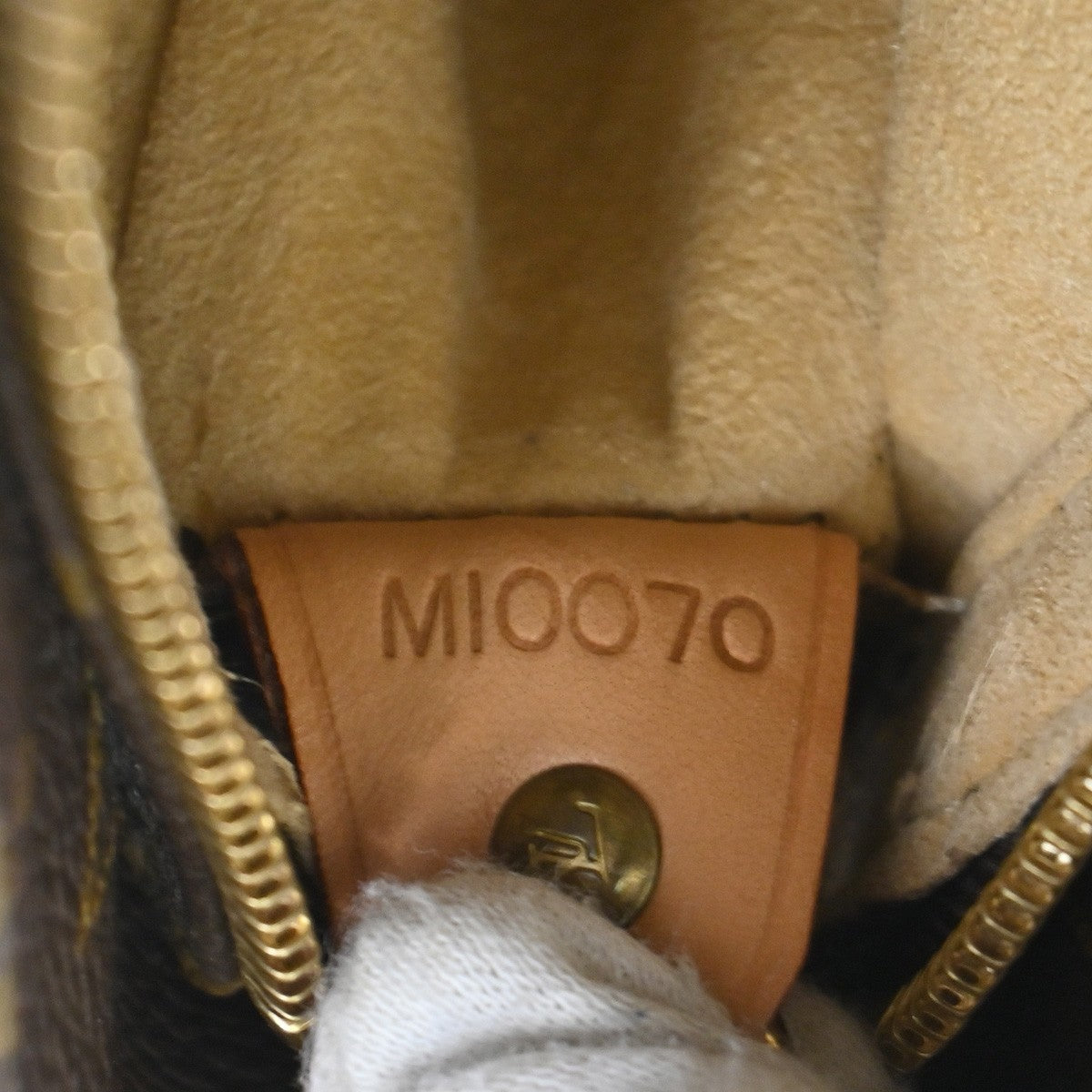 Louis Vuitton Looping Handbag Monogram Canvas