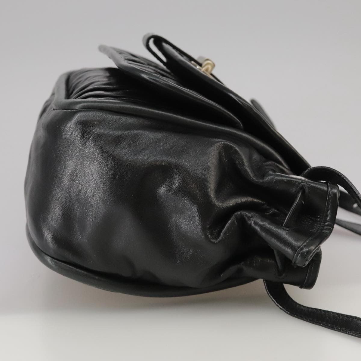 Bally Vintage Shoulder Bag Leather