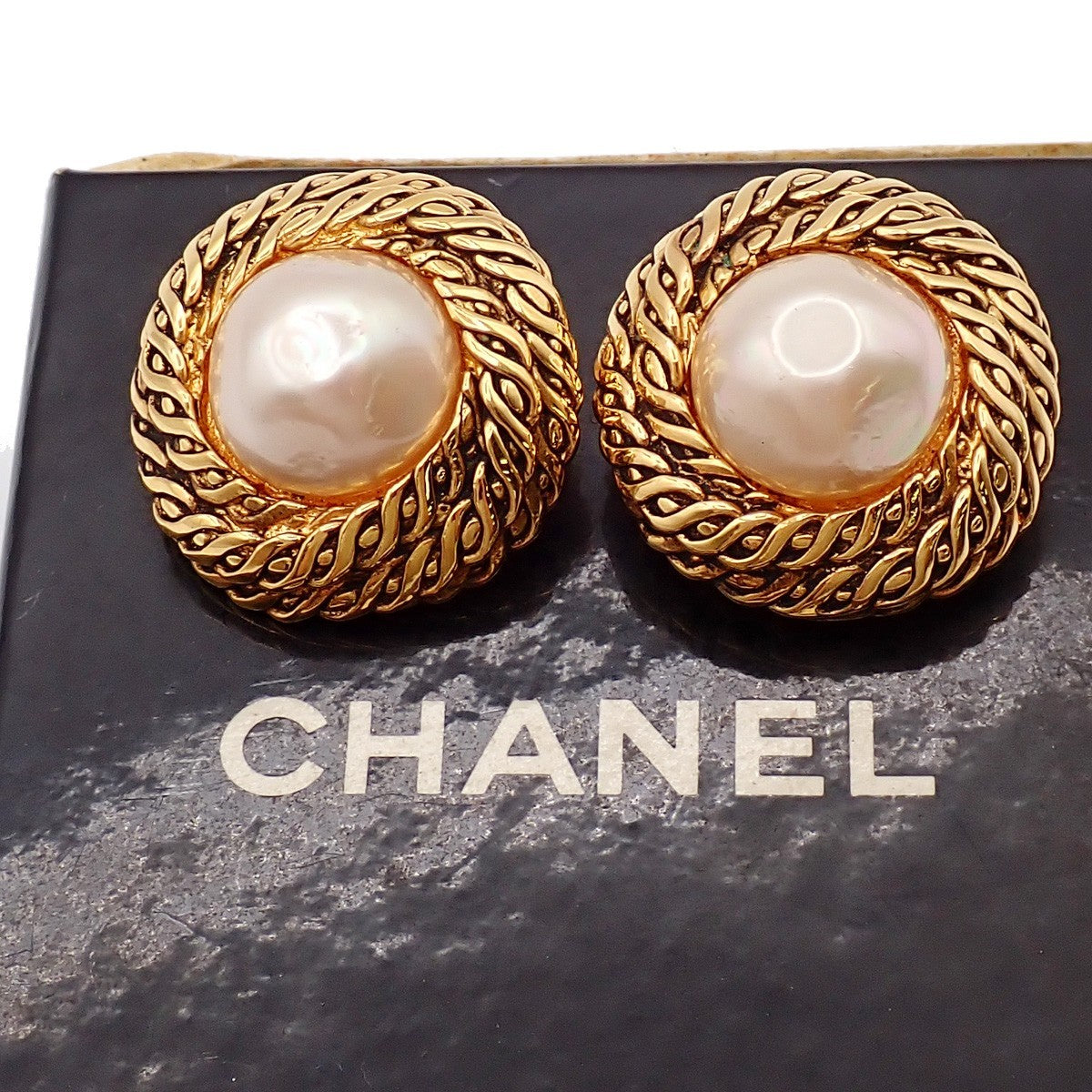 Chanel Vintage Round Chain Clip-On Earrings Metal with Faux Pearl