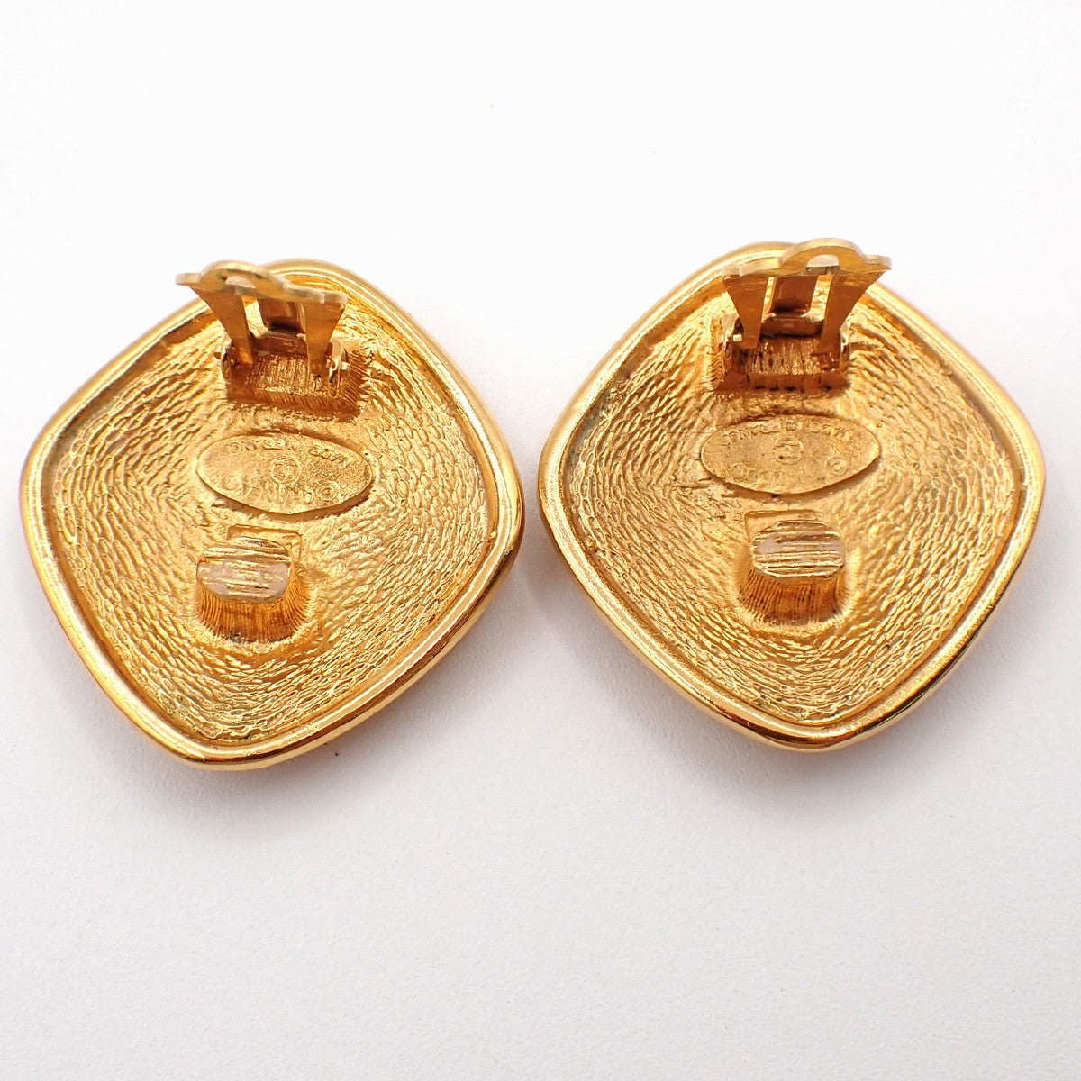 Chanel Vintage CC Diamond Shape Clips-On Earrings Gold-Plated