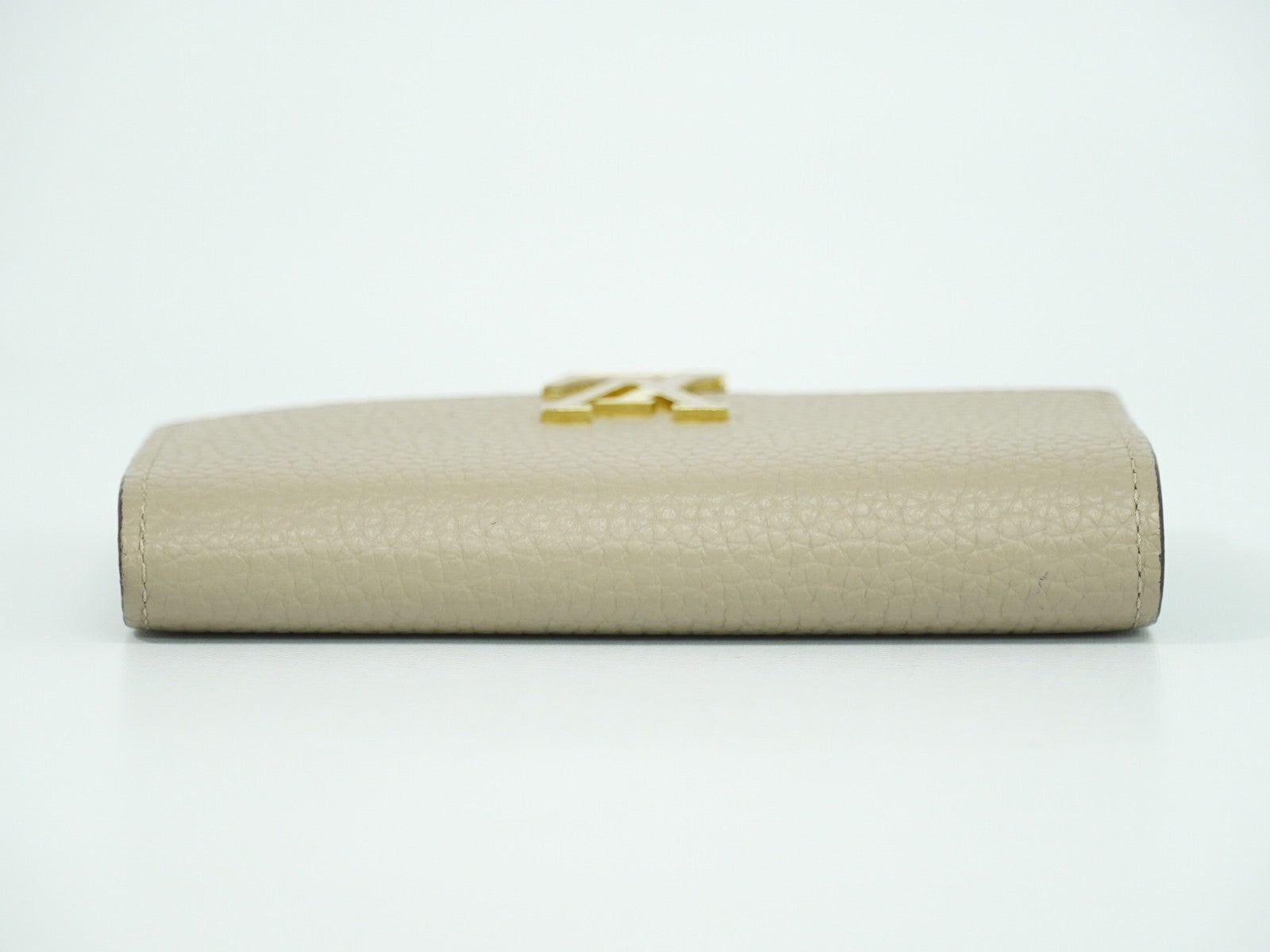 Louis Vuitton Capucines Compact wallet Leather