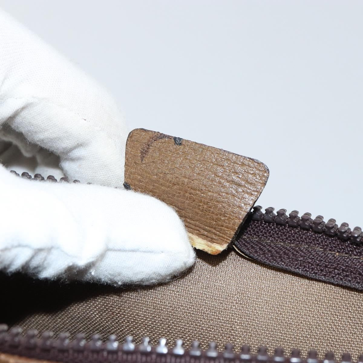 Gucci Zip Pouch GG Canvas