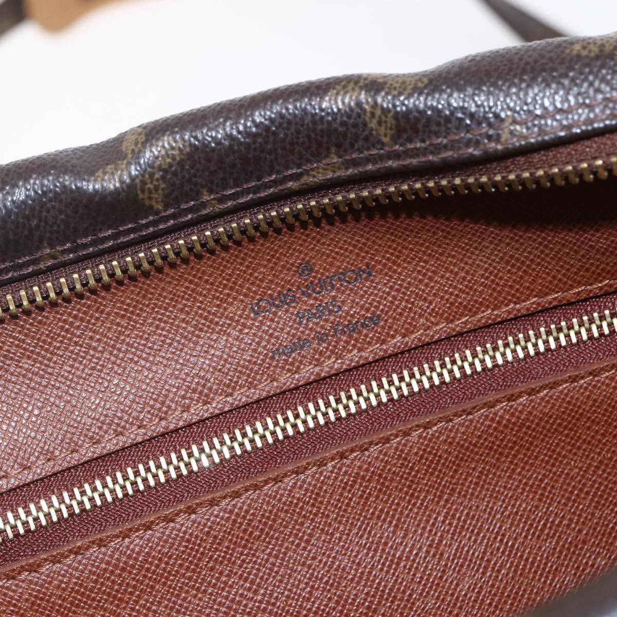 Louis Vuitton Nil Messenger Bag Monogram Canvas