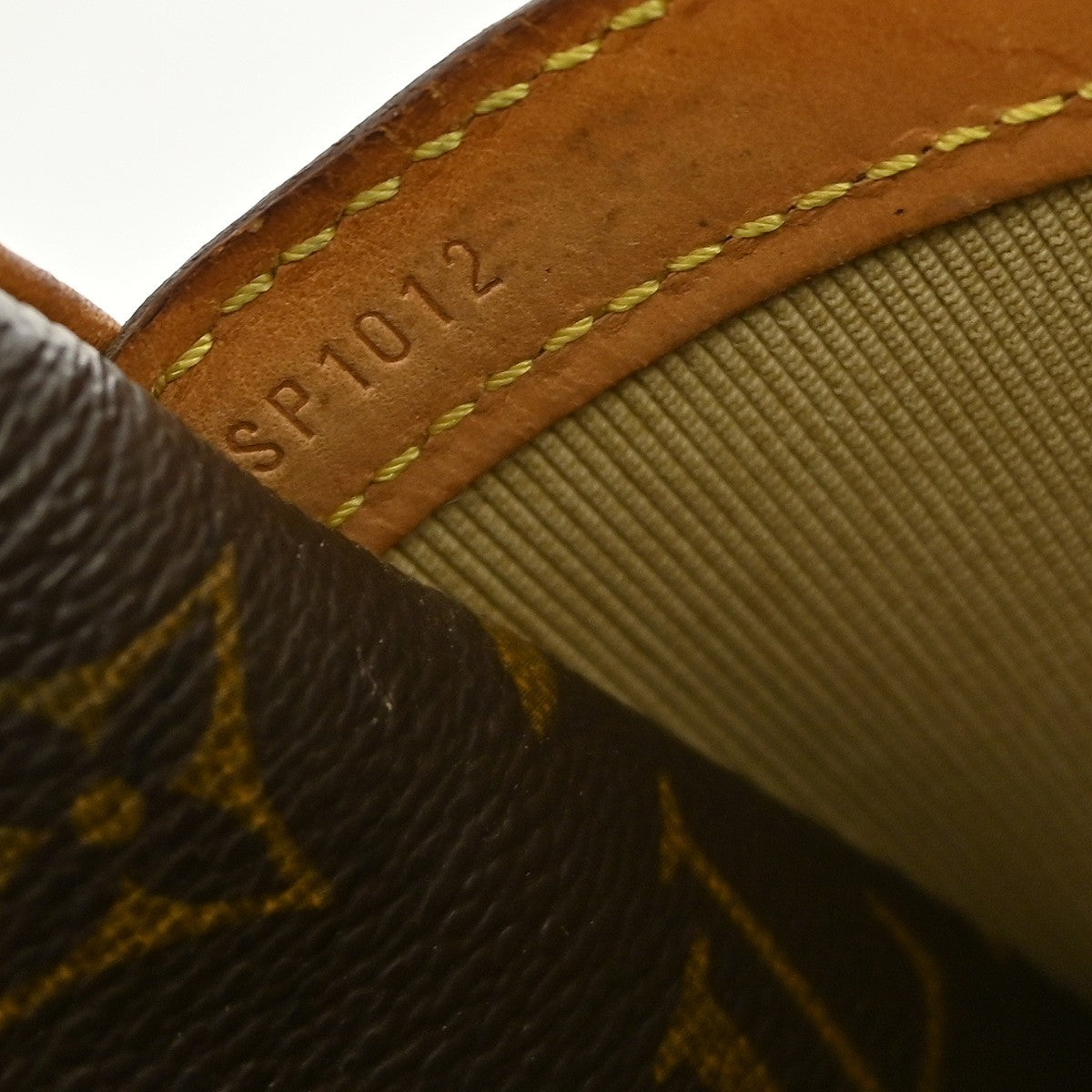 Louis Vuitton Reporter Bag Monogram Canvas