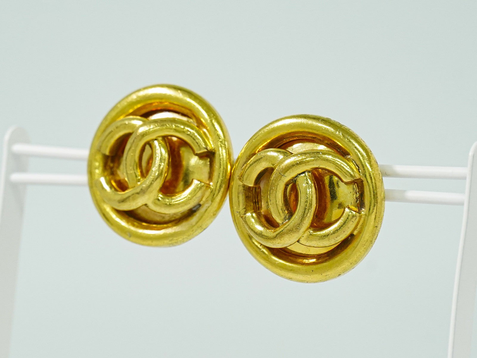 Chanel Vintage Round CC Clip-On Earrings Metal