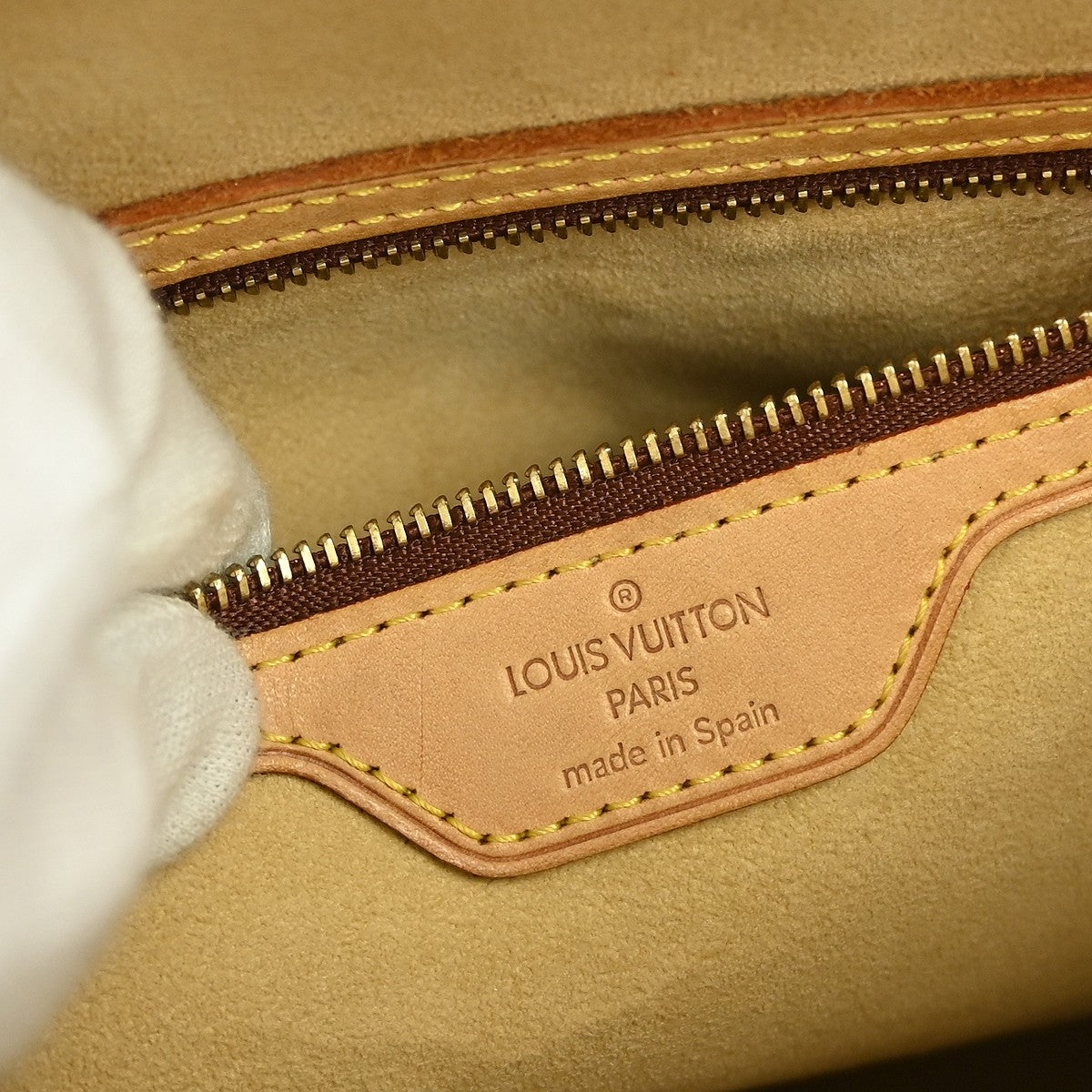 Louis Vuitton Looping Handbag Monogram Canvas