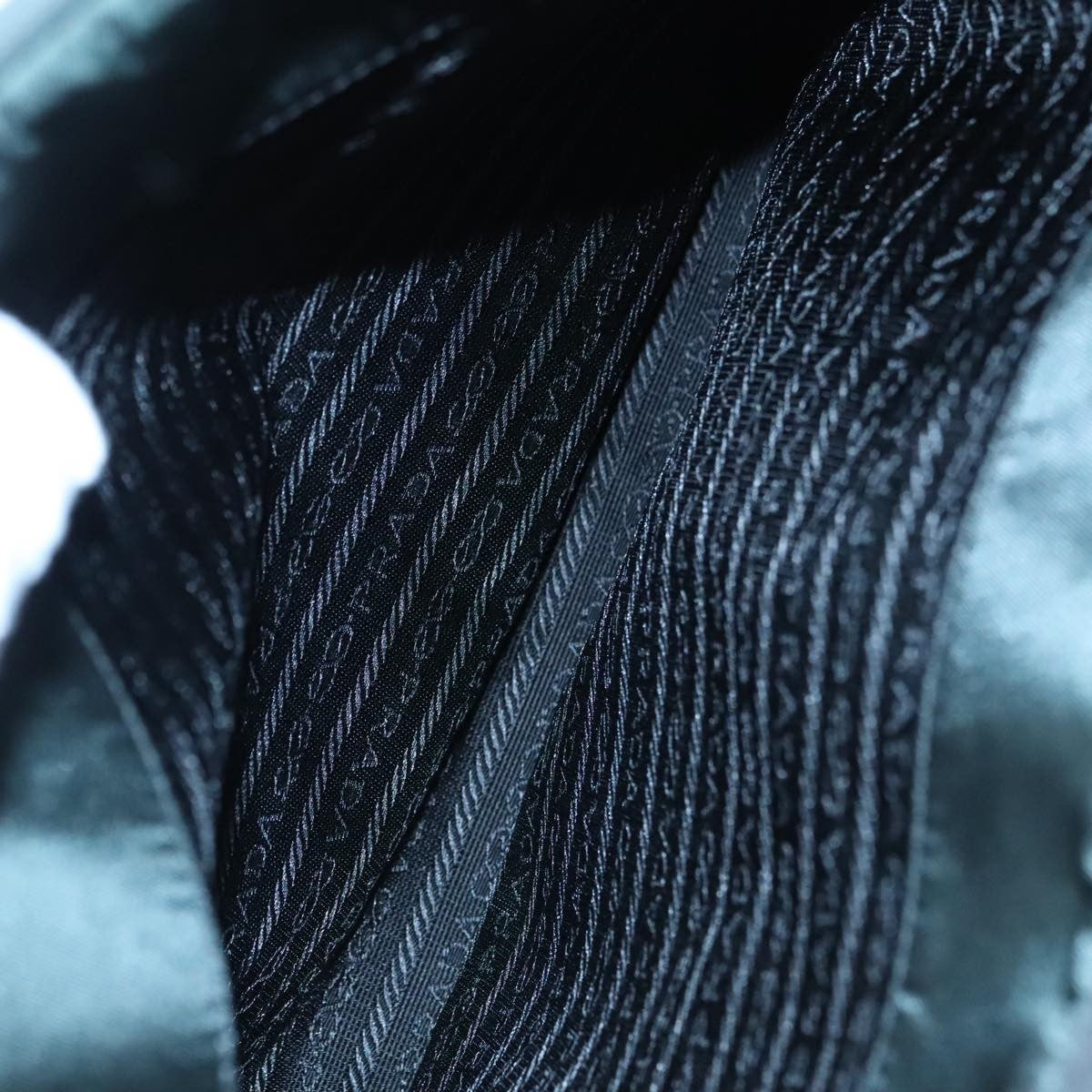 Prada Vintage Zip Handbag Tessuto